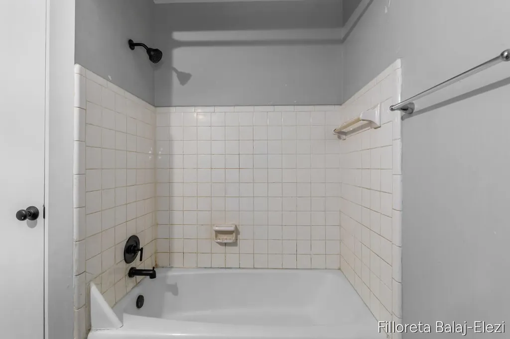 418 56th Street SE Kentwood City MI 49548