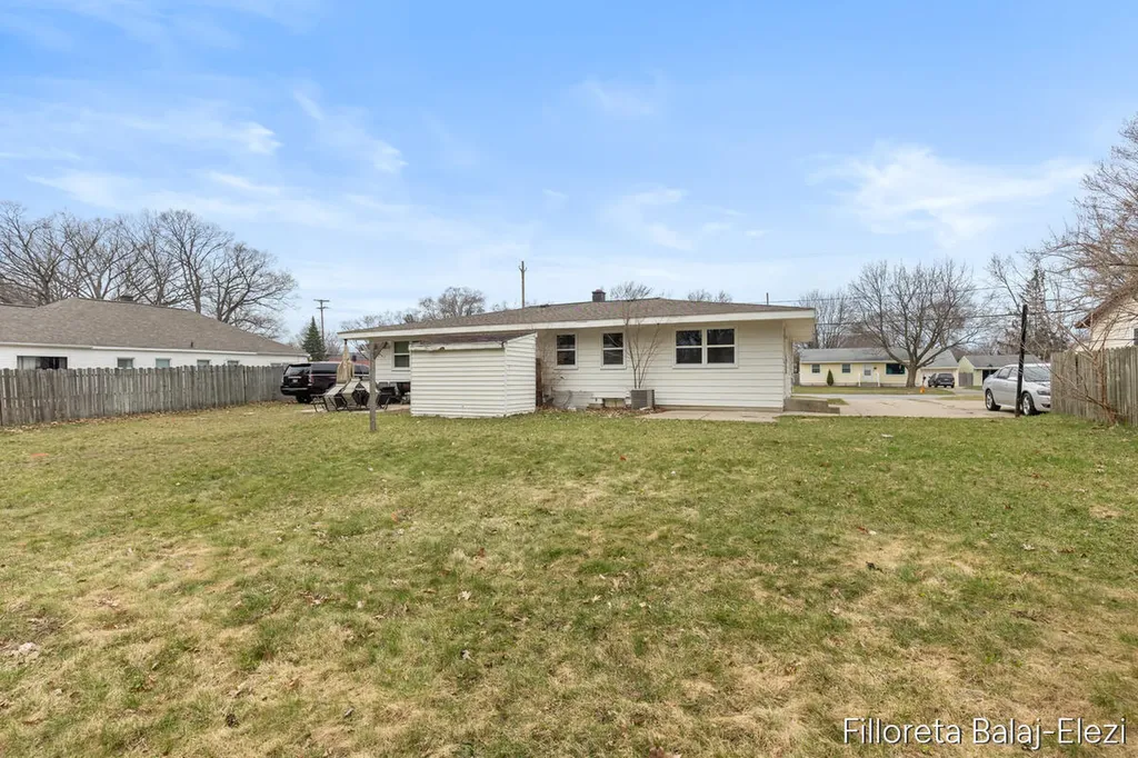 418 56th Street SE Kentwood City MI 49548