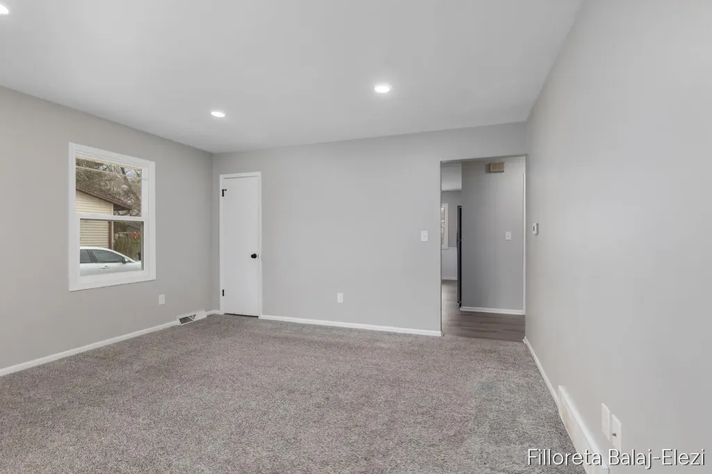 418 56th Street SE Kentwood City MI 49548