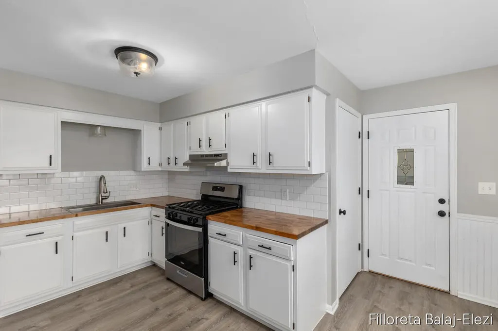 418 56th Street SE Kentwood City MI 49548