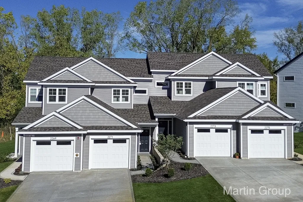 2221 Watertown Way NE Grand Rapids City MI 49505