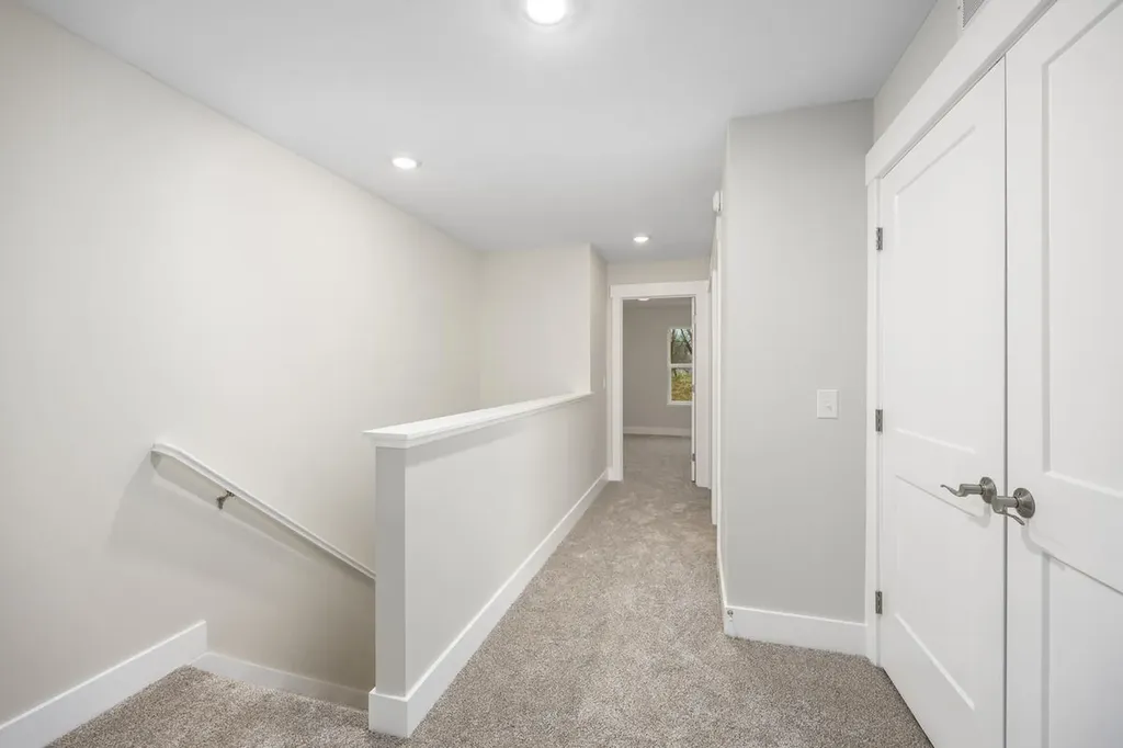 2221 Watertown Way NE Grand Rapids City MI 49505