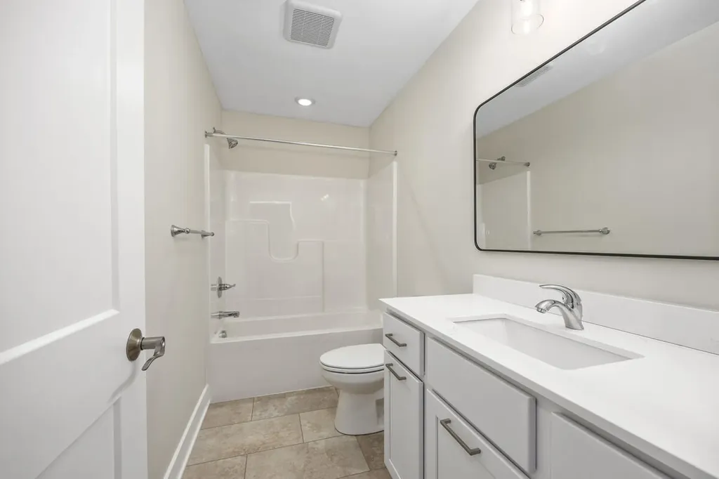 2221 Watertown Way NE Grand Rapids City MI 49505