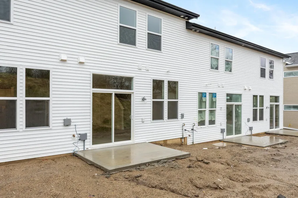 2221 Watertown Way NE Grand Rapids City MI 49505