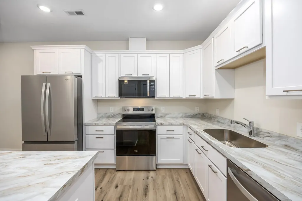 2221 Watertown Way NE Grand Rapids City MI 49505