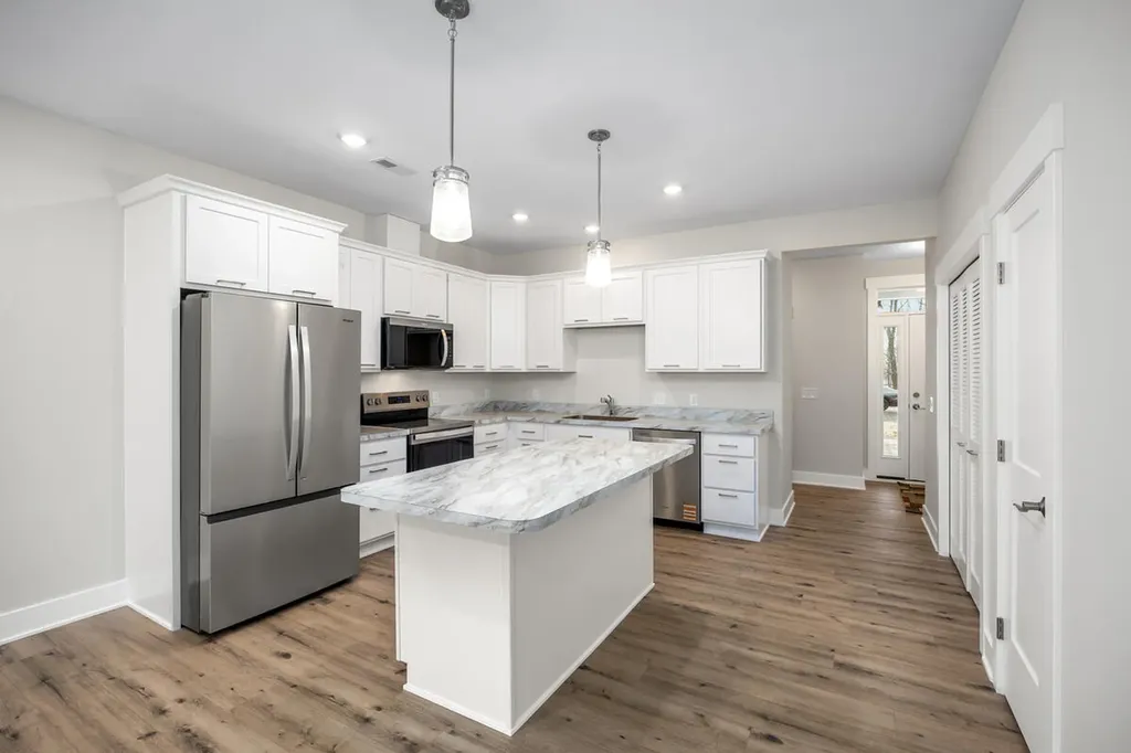 2221 Watertown Way NE Grand Rapids City MI 49505