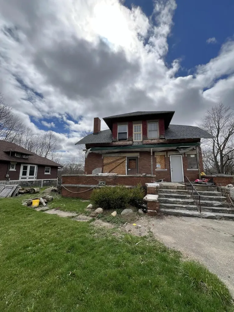 619 W Michigan Avenue Battle Creek City MI 49037