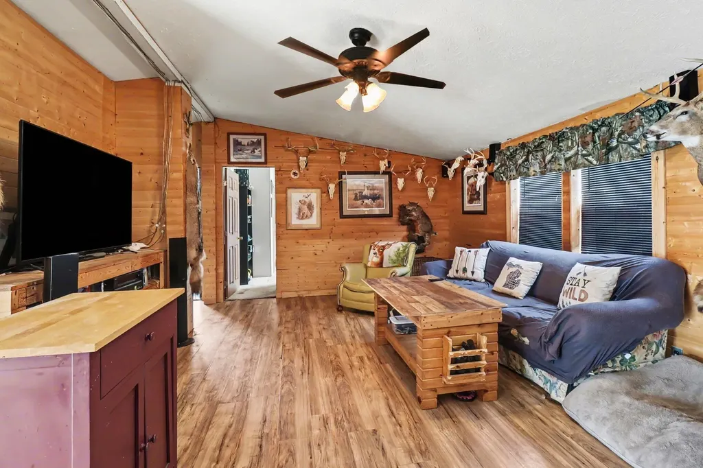 1723 W Warren Road Shelby Township MI 49455