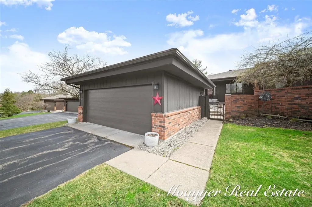 6204 Tahoe Drive SE Cascade Charter Township MI 49546