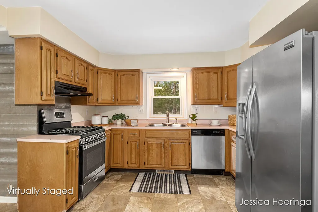475 Northland Court NE Rockford City MI 49341