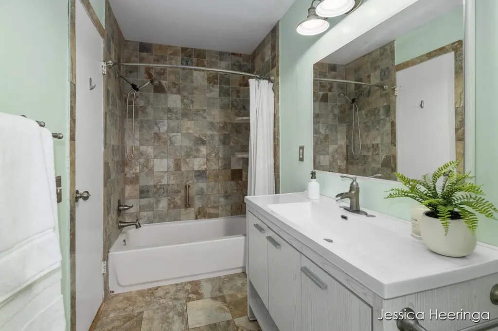 475 Northland Court NE Rockford City MI 49341
