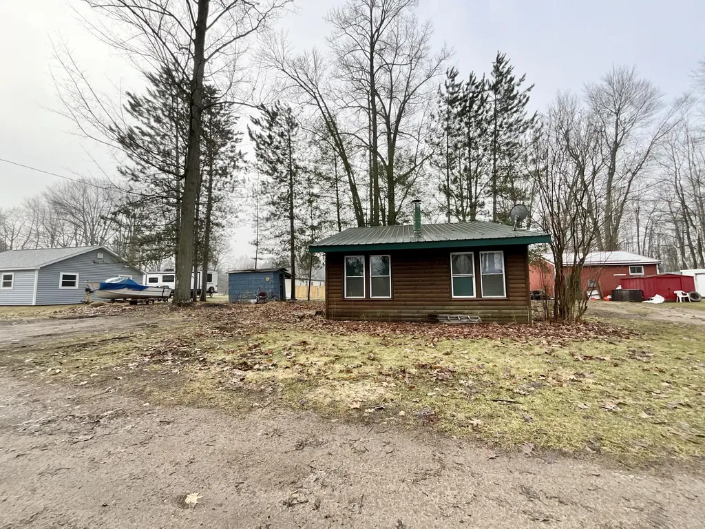 6384 Charleen Lane Garfield Township MI 48632