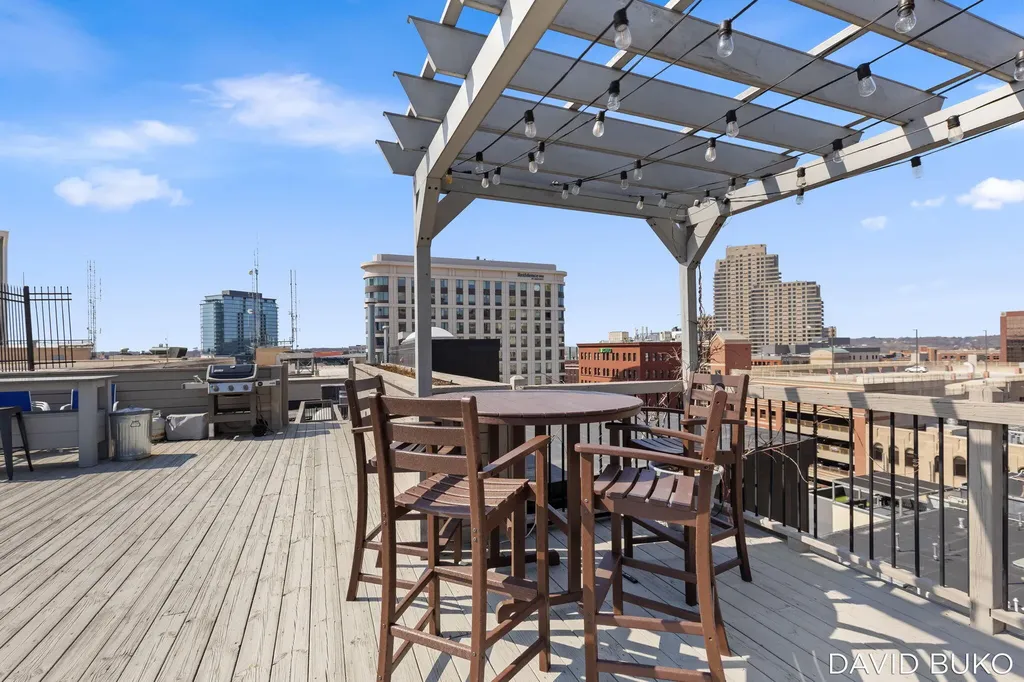 49 Monroe Center Street NW Grand Rapids City MI 49503