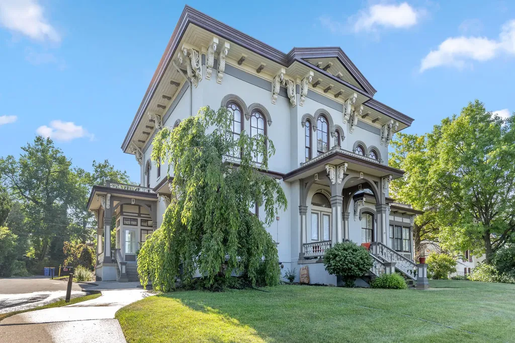44 Lafayette Avenue NE Grand Rapids City MI 49503