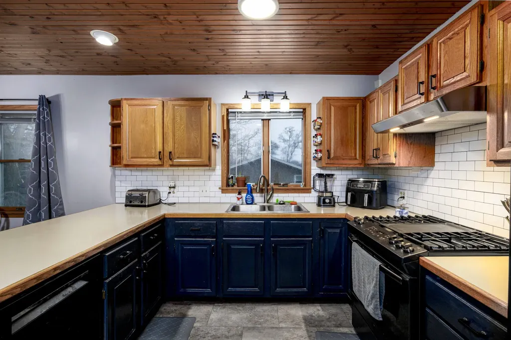904 60th Street SE Gaines Charter Township MI 49508