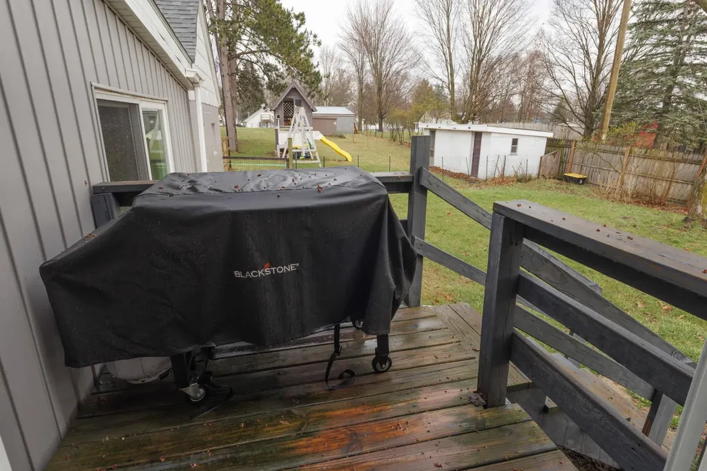 904 60th Street SE Gaines Charter Township MI 49508