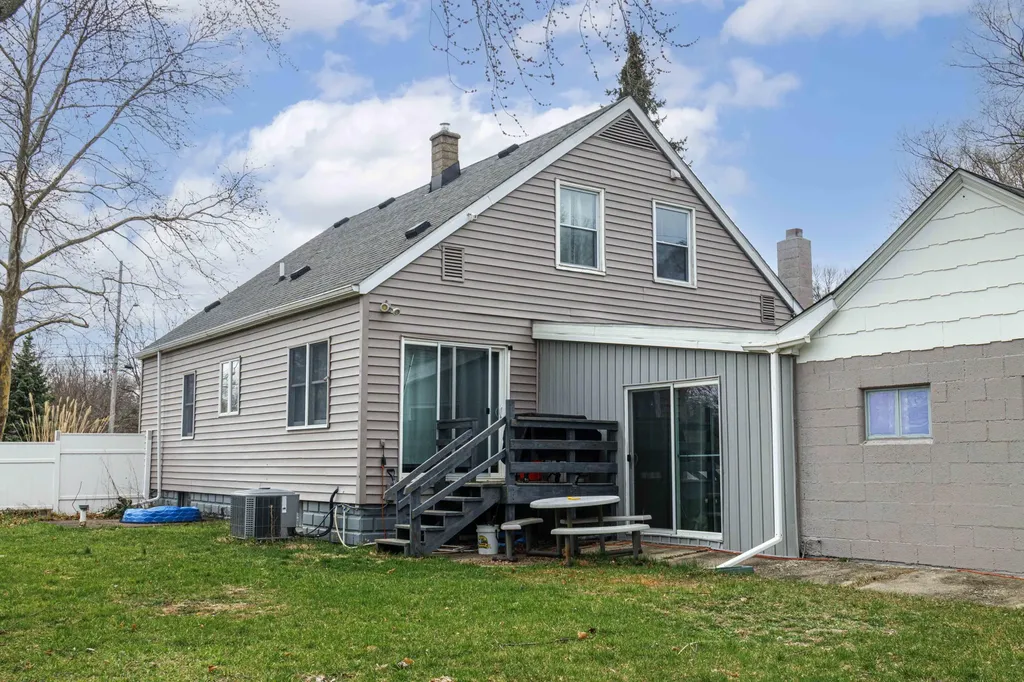 904 60th Street SE Gaines Charter Township MI 49508