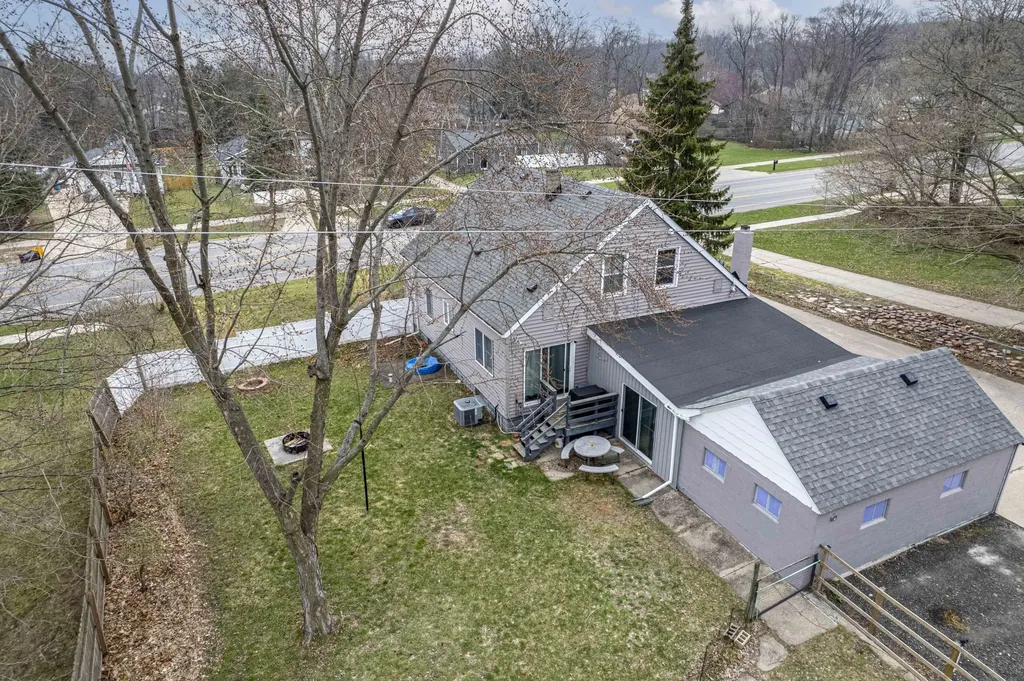 904 60th Street SE Gaines Charter Township MI 49508