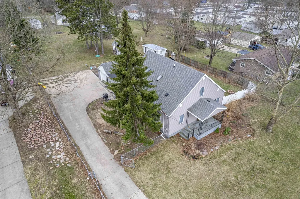 904 60th Street SE Gaines Charter Township MI 49508