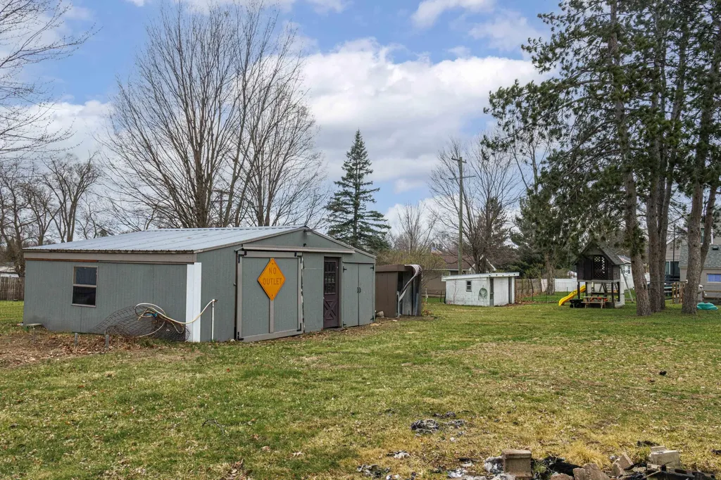 904 60th Street SE Gaines Charter Township MI 49508