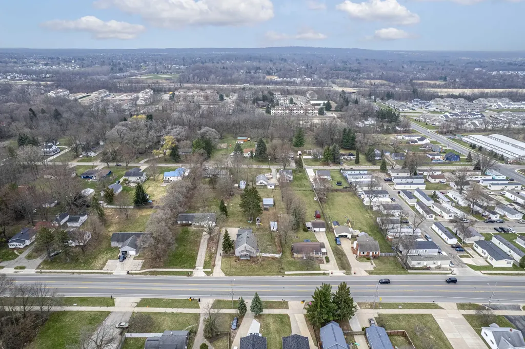 904 60th Street SE Gaines Charter Township MI 49508