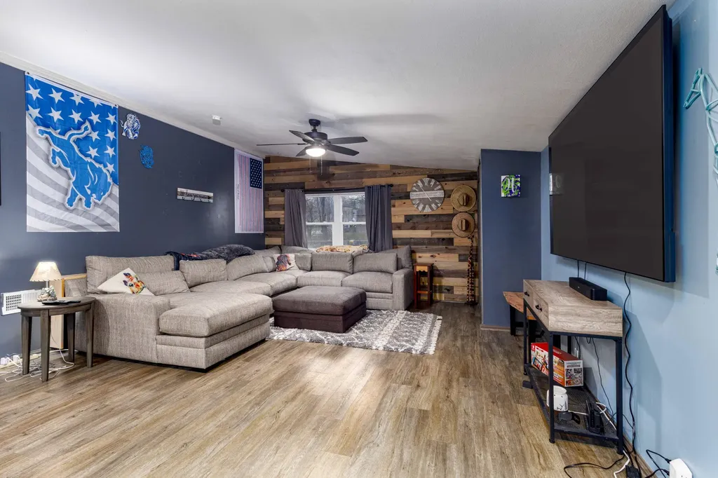 904 60th Street SE Gaines Charter Township MI 49508