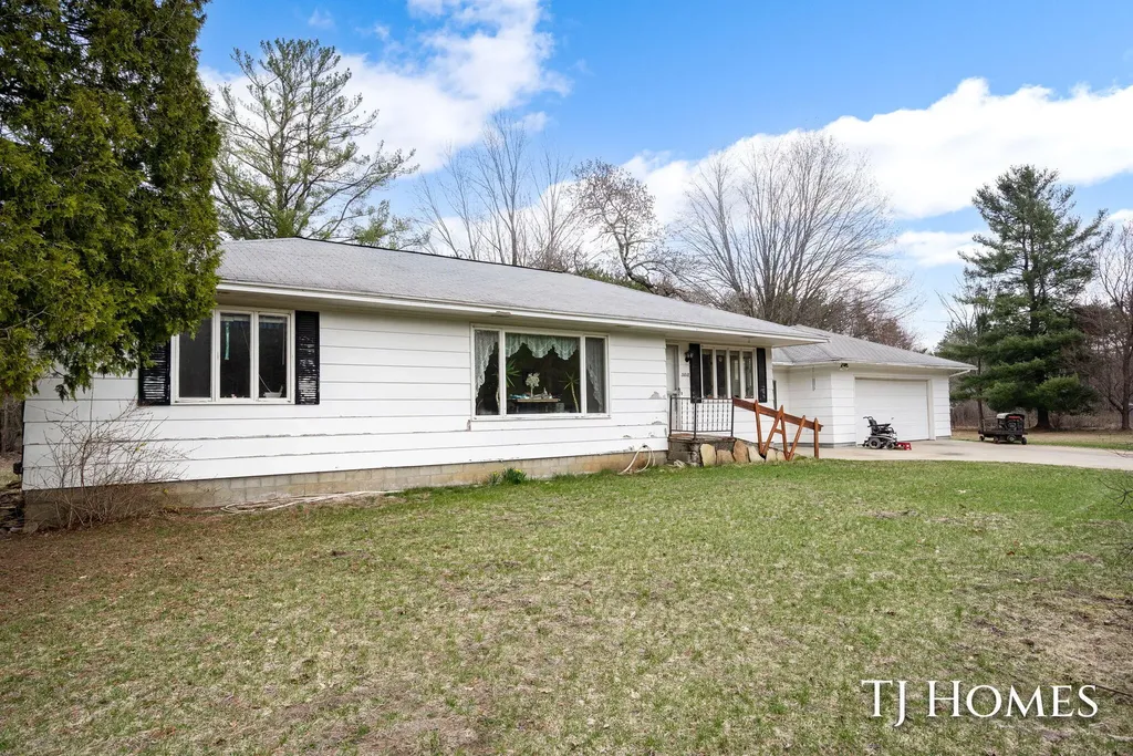 5818 E Sternberg Road Sullivan Township MI 49415