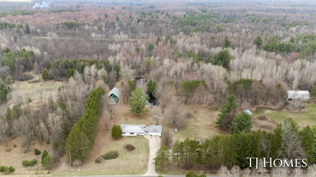 5818 E Sternberg Road Sullivan Township MI 49415