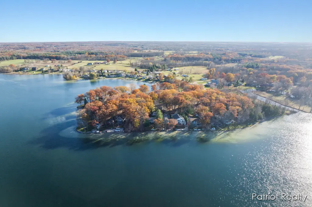 8995 Deer Point Drive Croton Township MI 49337