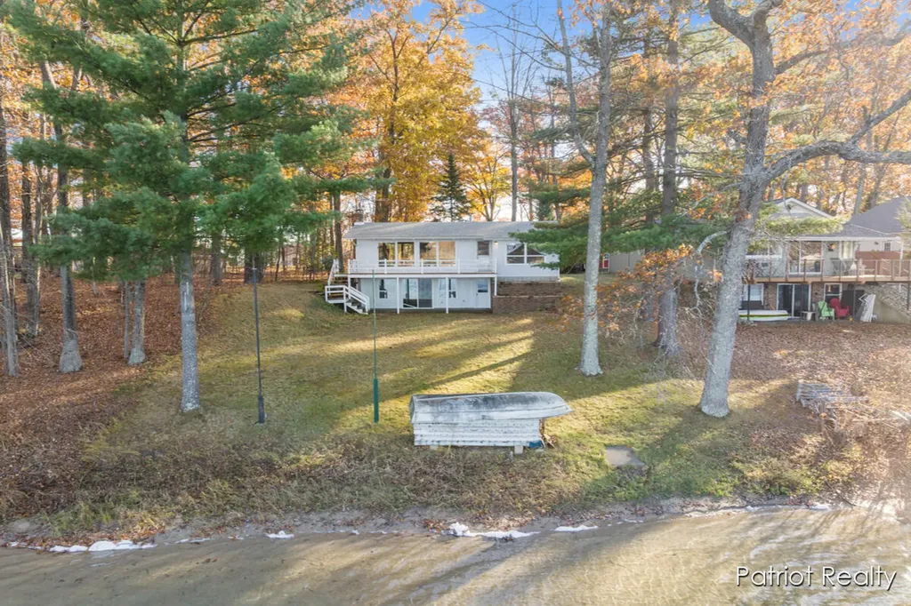 8995 Deer Point Drive Croton Township MI 49337