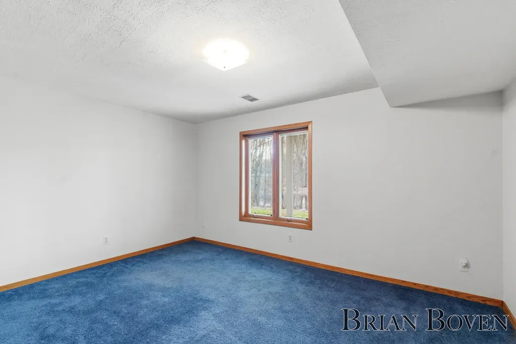 6957 Pinehurst Lane NE Cannon Township MI 49341