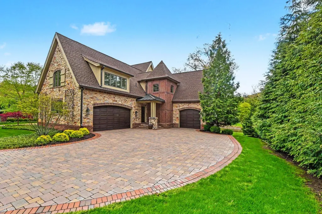 7428 Biscayne Way SE Cascade Charter Township MI 49546