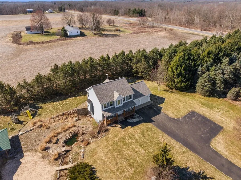 12880 Jordan Meadows Court NE Vergennes Township MI 49331