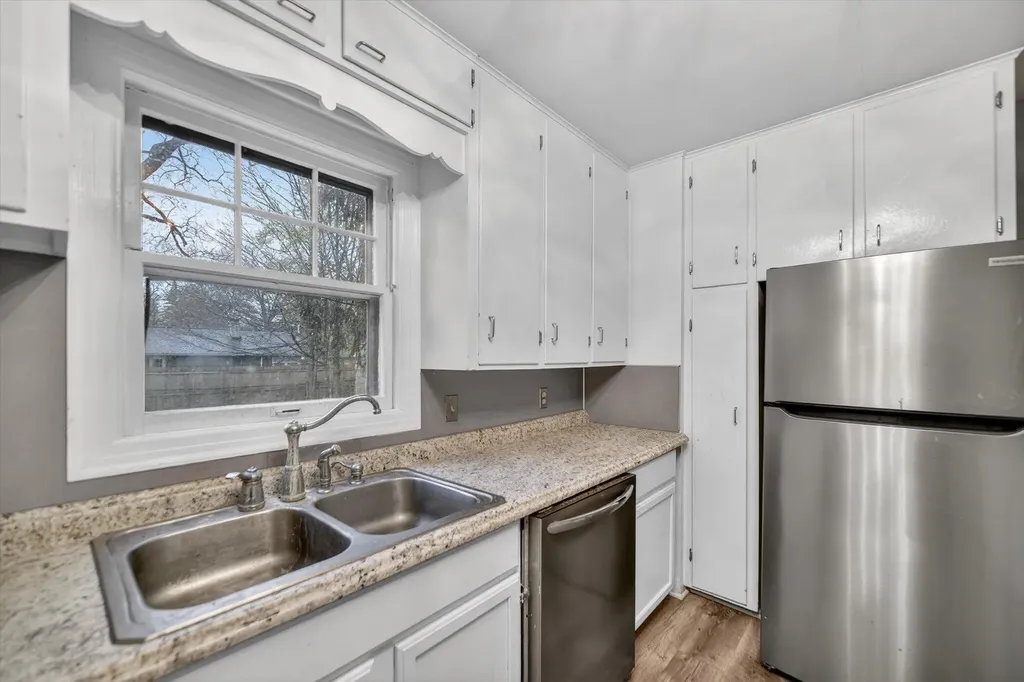 206 Pleasantview Drive Battle Creek City MI 49017