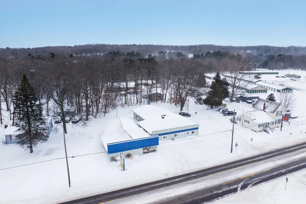 316 W Parkdale Avenue Manistee Township MI 49660
