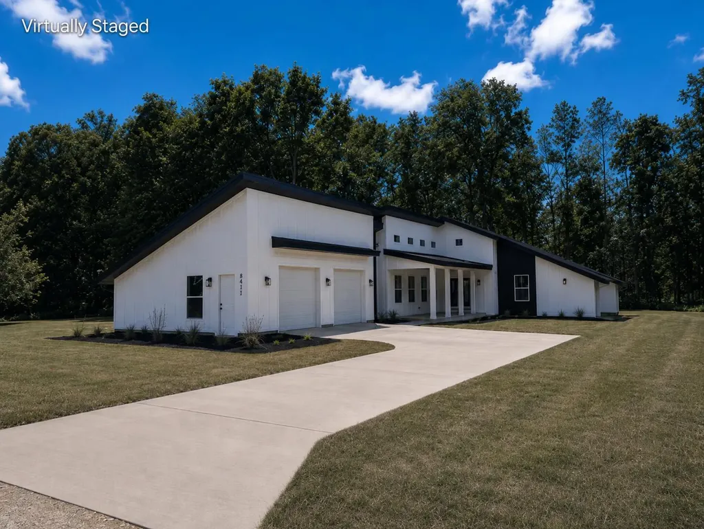 8411 Peninsula Drive W Morton Township MI 49346