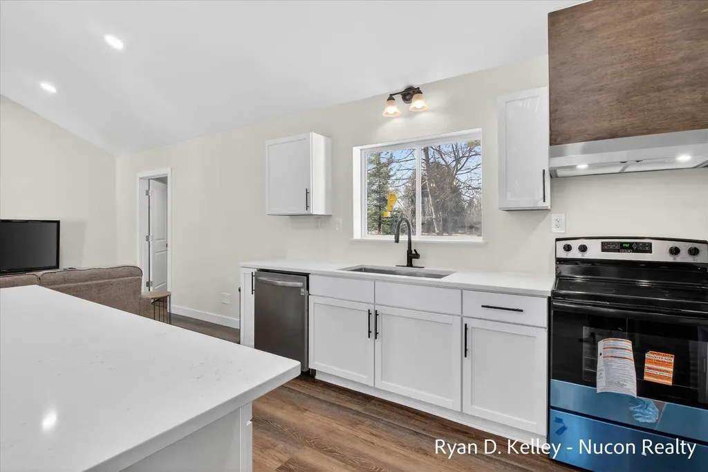 8411 Peninsula Drive W Morton Township MI 49346