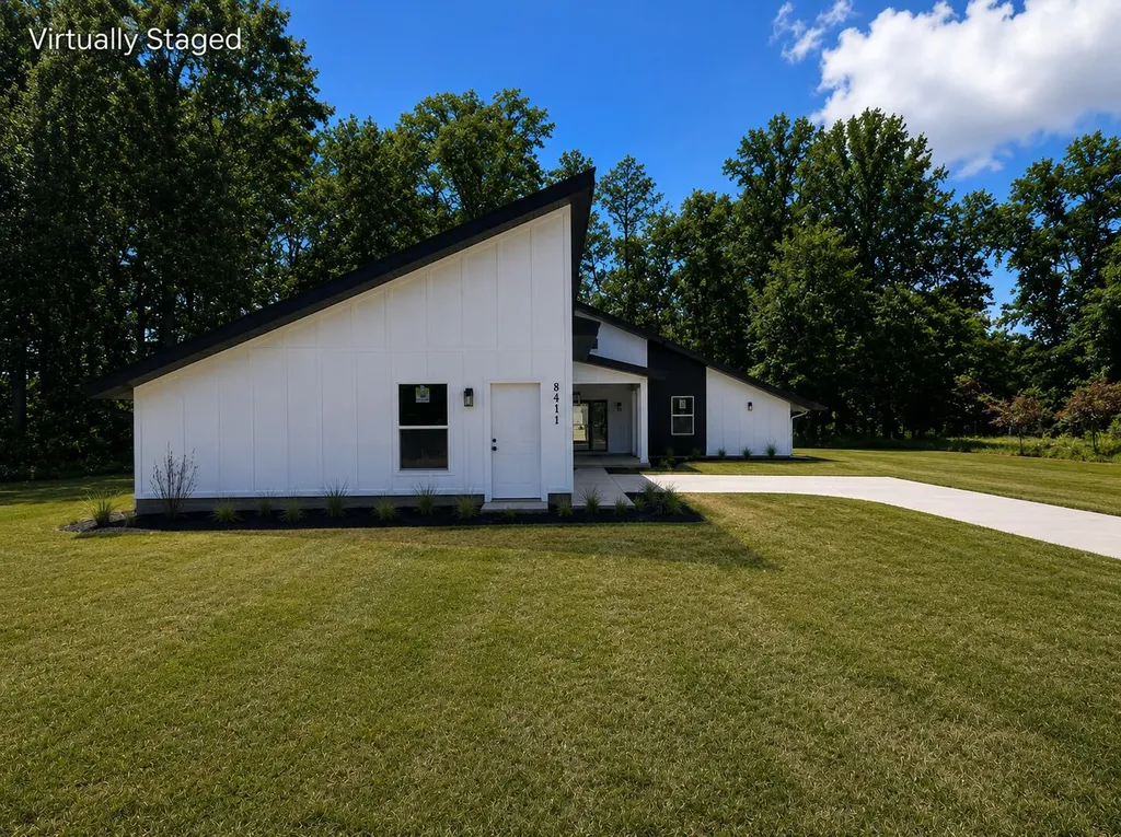 8411 Peninsula Drive W Morton Township MI 49346