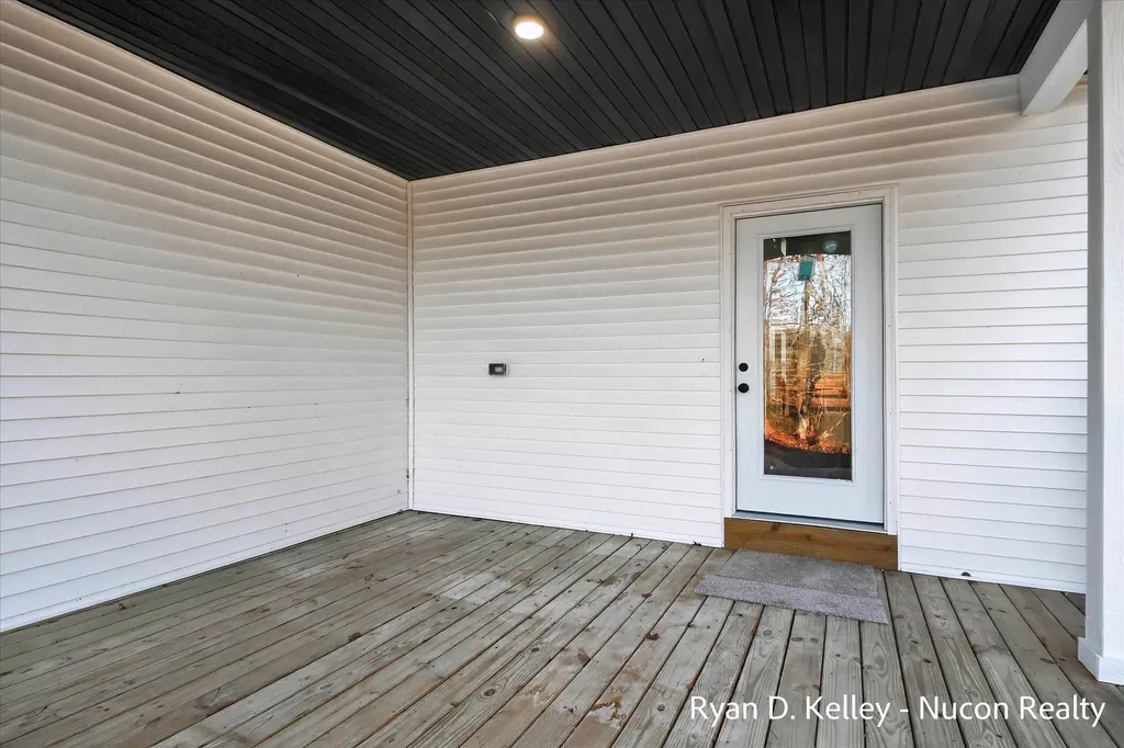 8411 Peninsula Drive W Morton Township MI 49346