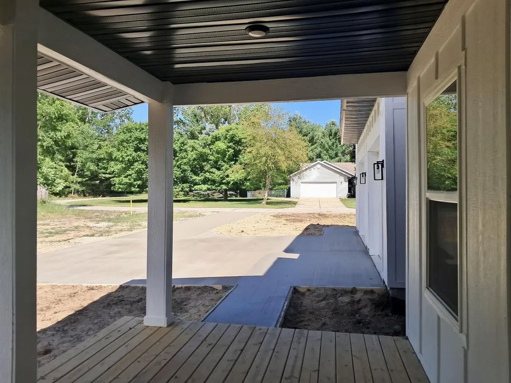 8411 Peninsula Drive W Morton Township MI 49346