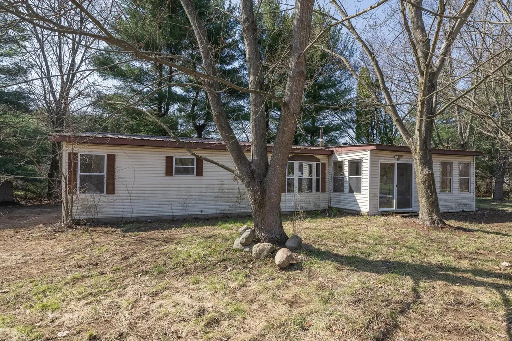 13064 Riverside Drive Constantine Township MI 49042