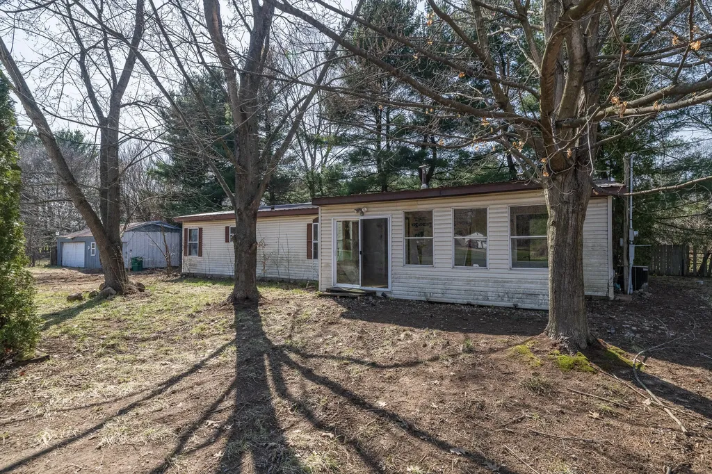 13064 Riverside Drive Constantine Township MI 49042