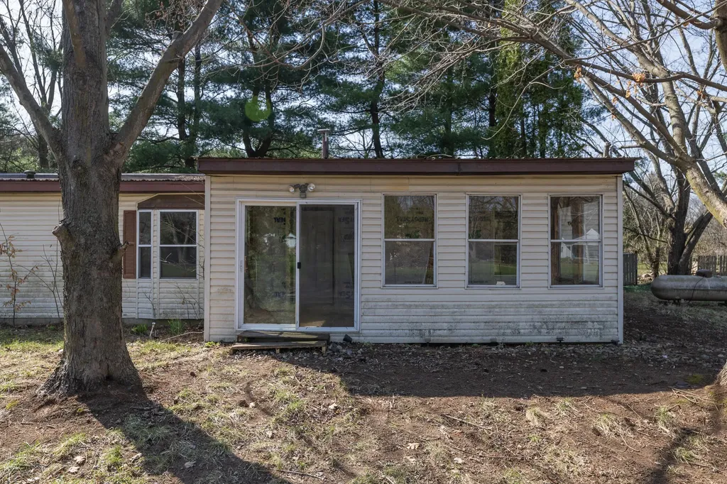 13064 Riverside Drive Constantine Township MI 49042