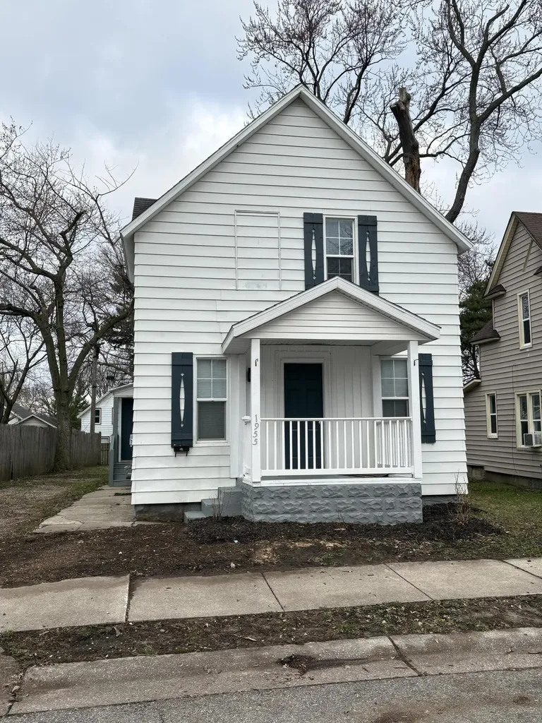 1955 Hendricks Avenue SW Wyoming City MI 49509