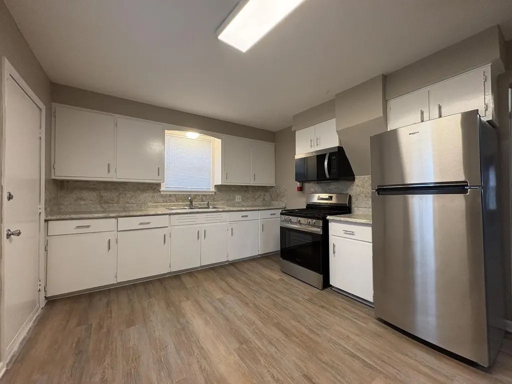 1955 Hendricks Avenue SW Wyoming City MI 49509
