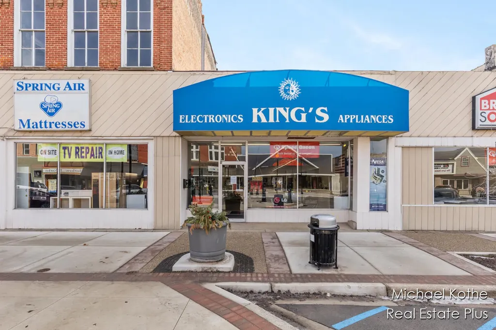 130 & 134 W State Street Hastings City MI 49058
