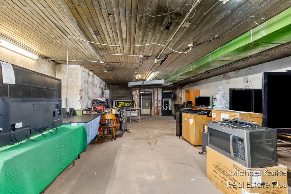 130 & 134 W State Street Hastings City MI 49058