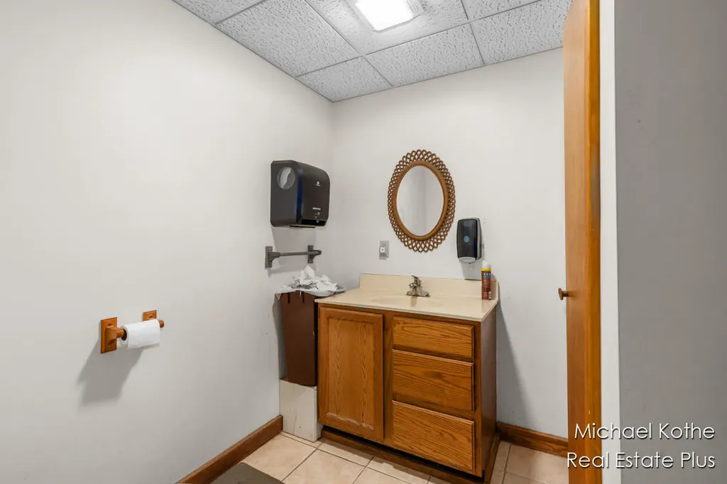 130 & 134 W State Street Hastings City MI 49058