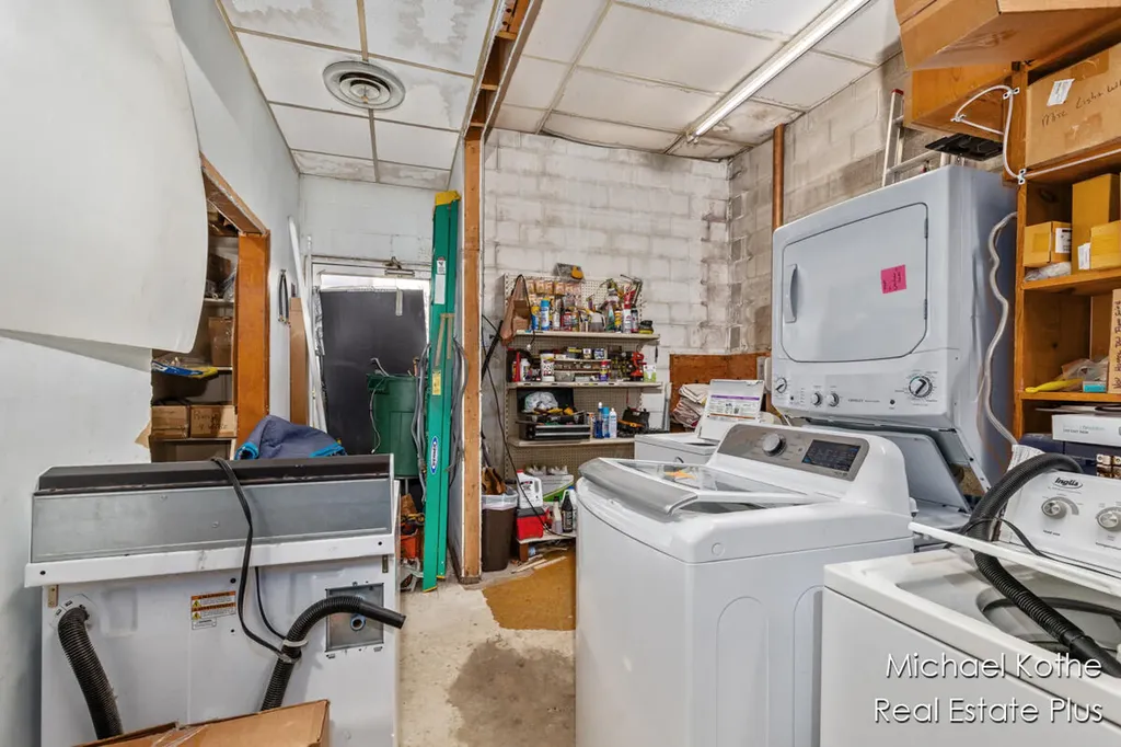 130 & 134 W State Street Hastings City MI 49058