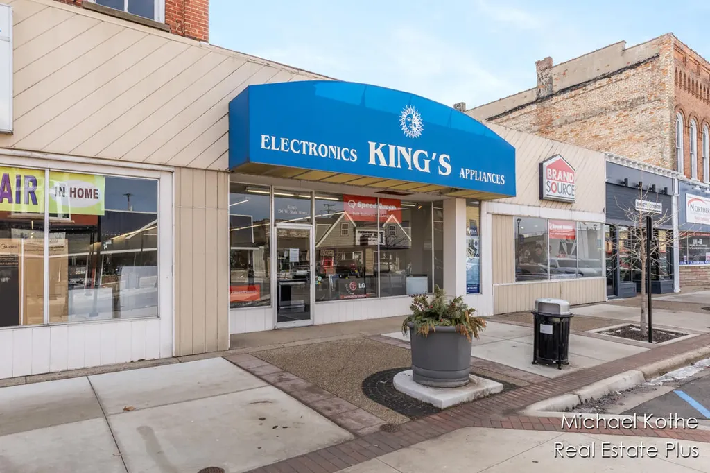 130 & 134 W State Street Hastings City MI 49058